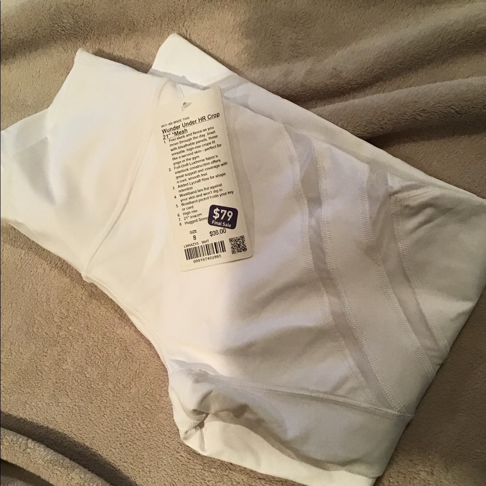 Size 8 NWT white Lululemon crop pants